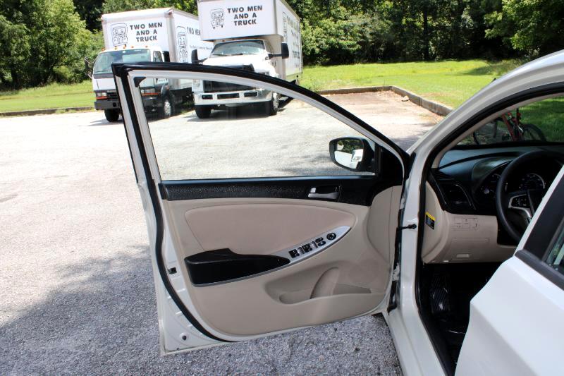 Vehicle image 19 of 27