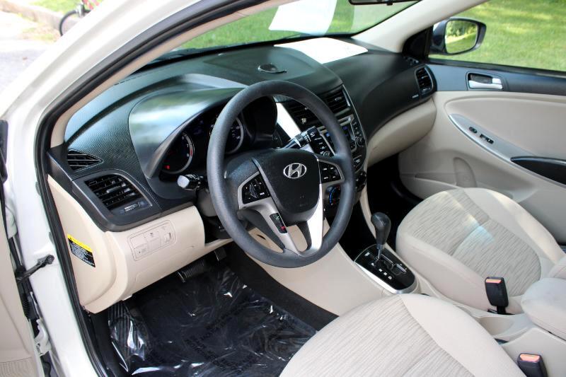 Vehicle image 17 of 27