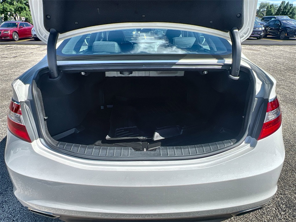 Vehicle image 12 of 31