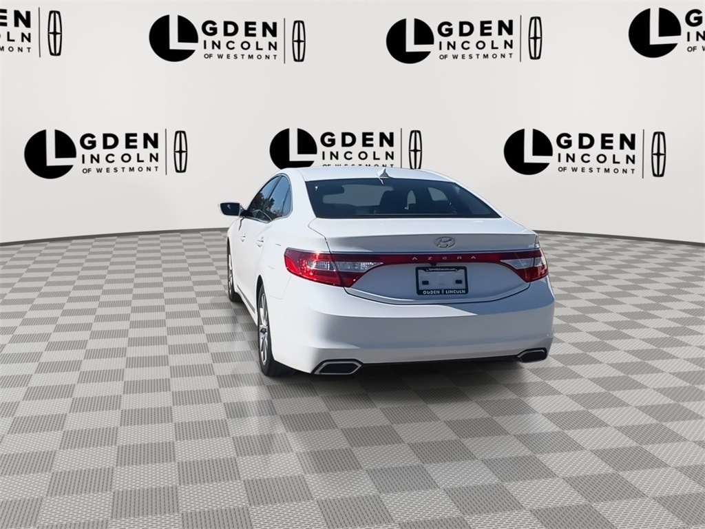Vehicle image 8 of 31