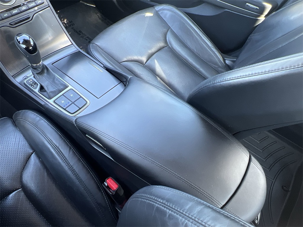 Vehicle image 20 of 31