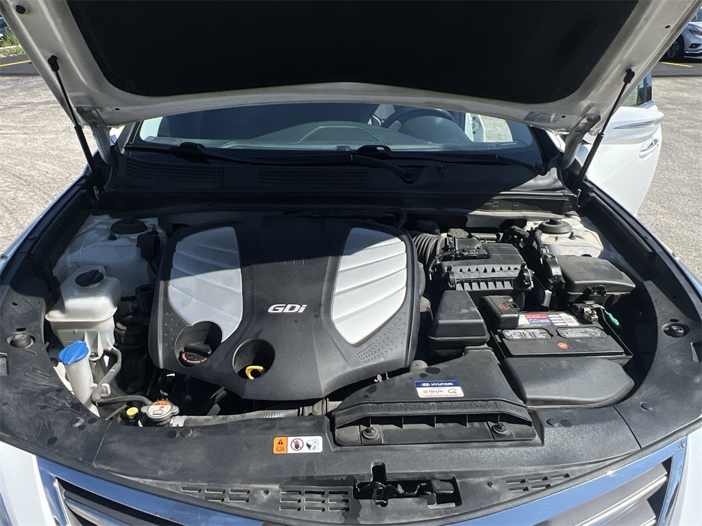 Vehicle image 10 of 31