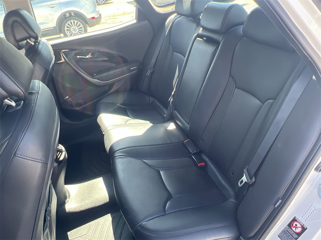 Vehicle image 13 of 31