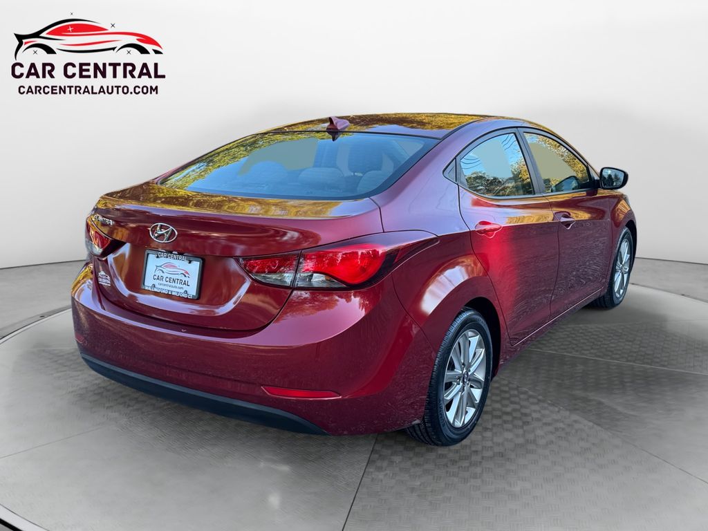 2016 Hyundai Elantra SE Image 5 of 30