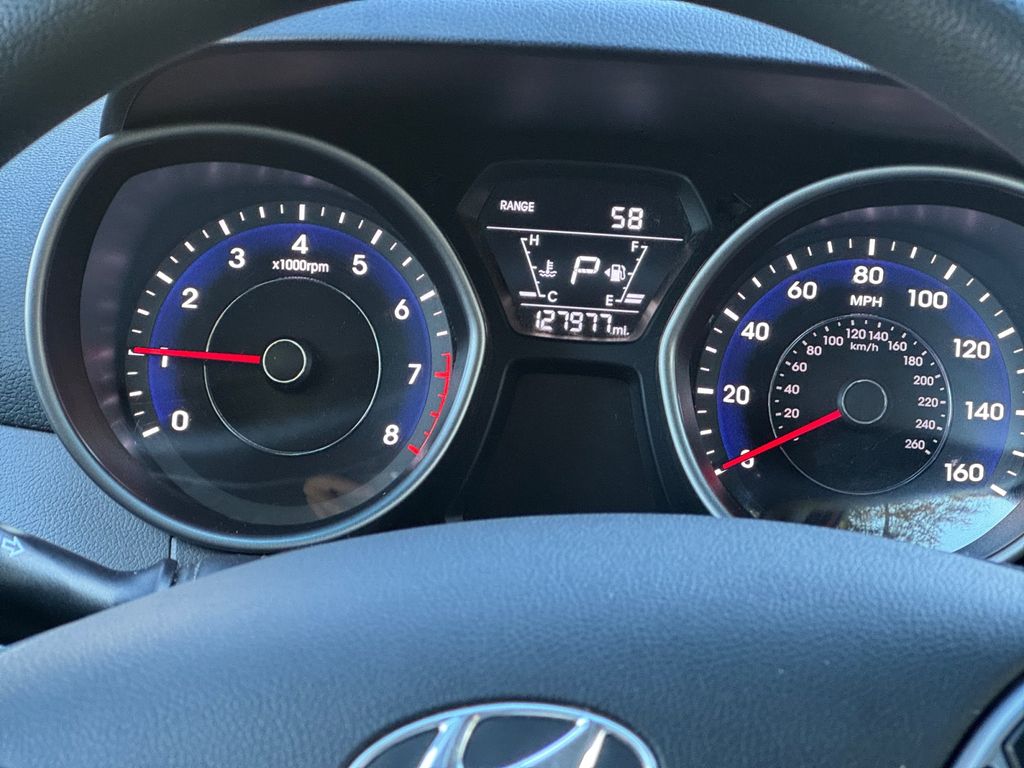 2016 Hyundai Elantra SE Image 17 of 30