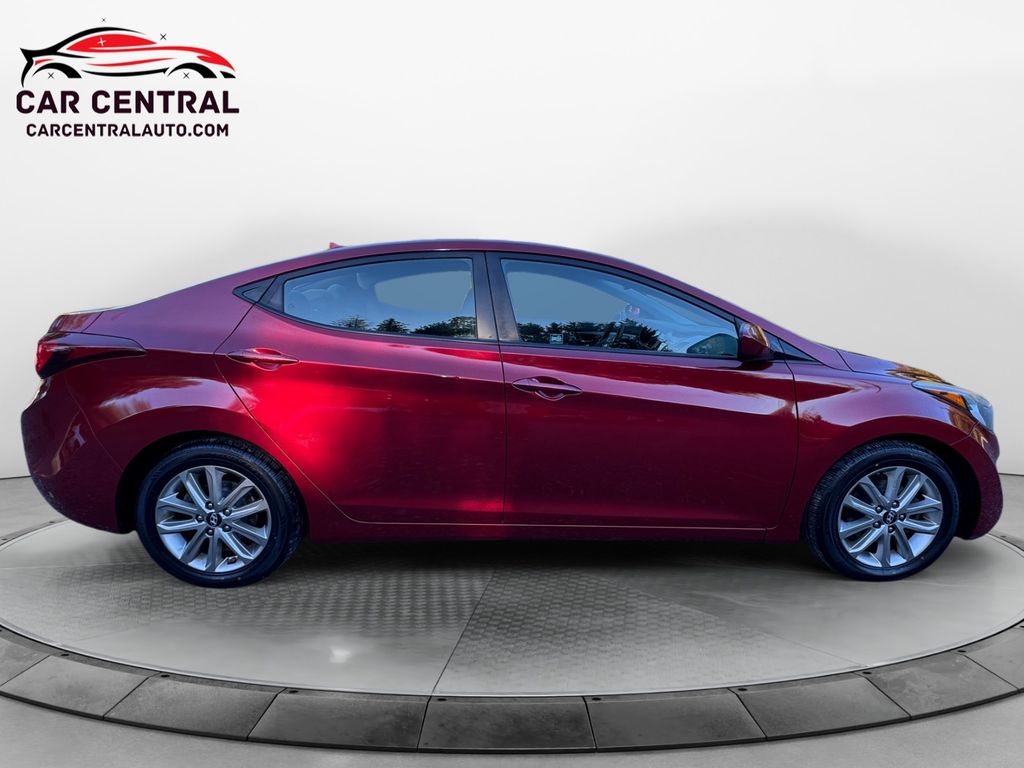 2016 Hyundai Elantra SE Image 4 of 30