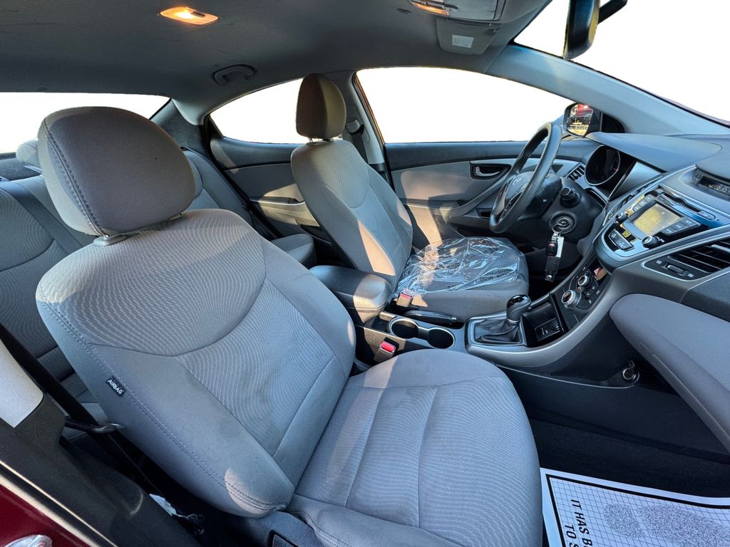 2016 Hyundai Elantra SE Image 14 of 30