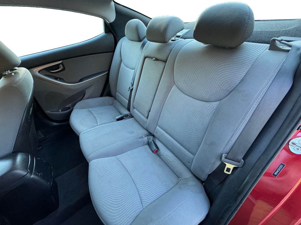 2016 Hyundai Elantra SE Image 13 of 30