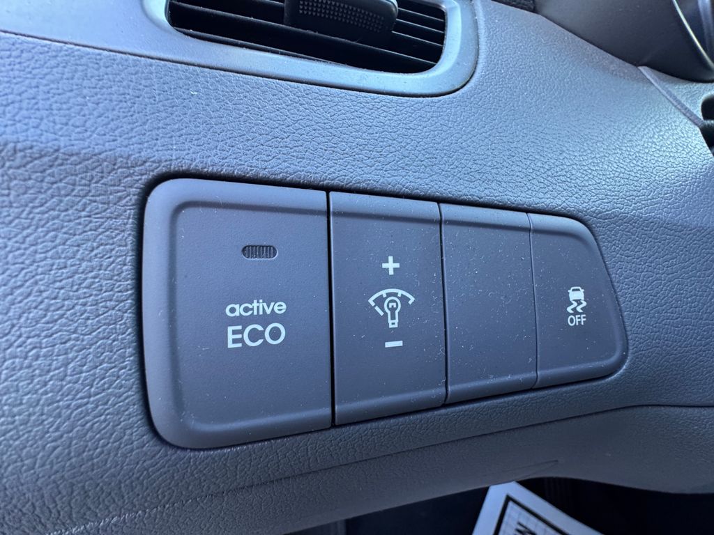 2016 Hyundai Elantra SE Image 26 of 30