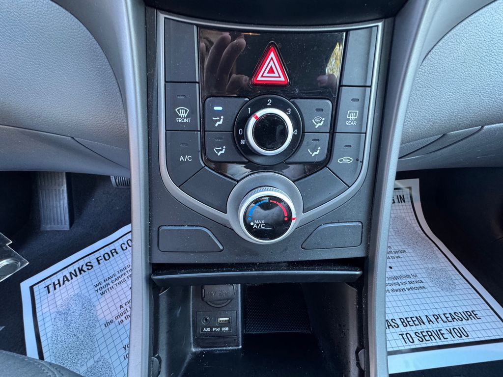 2016 Hyundai Elantra SE Image 22 of 30