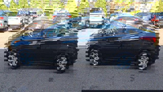 Vehicle image 9 of 20