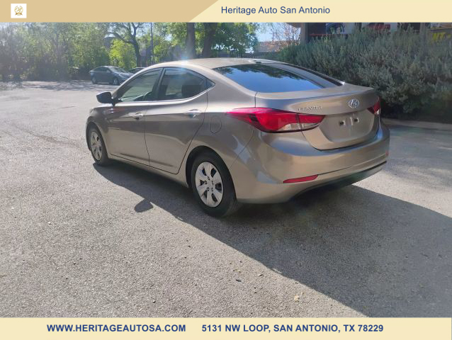 Vehicle image 4 of 7