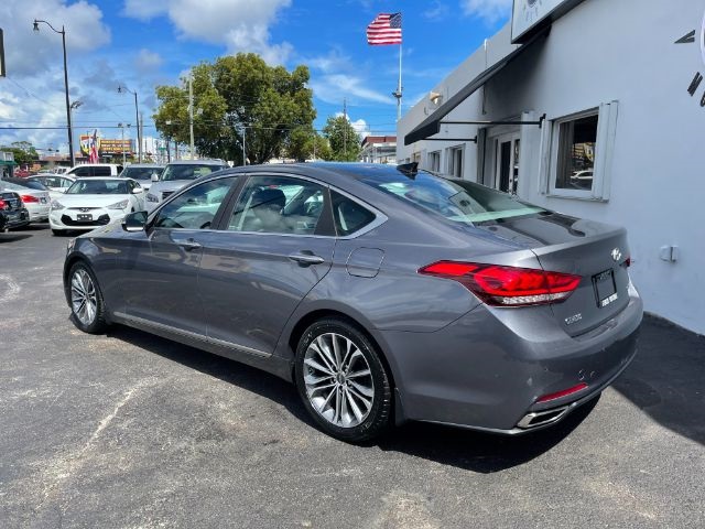 Vehicle image 8 of 33