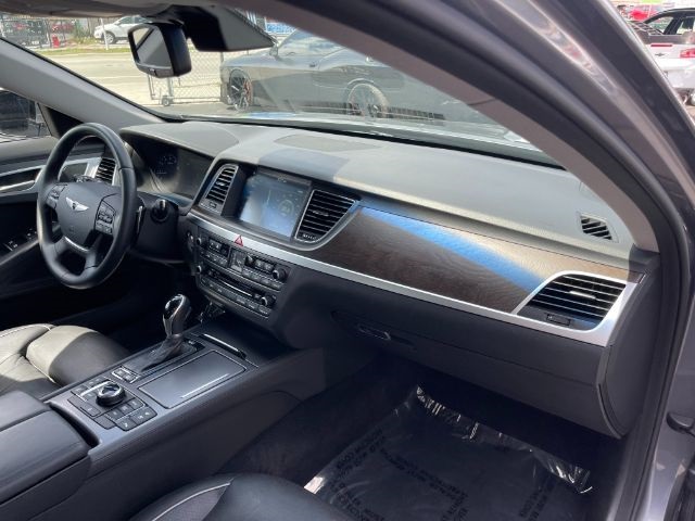 Vehicle image 24 of 33