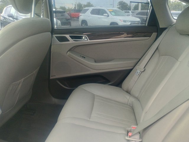 Vehicle image 10 of 35