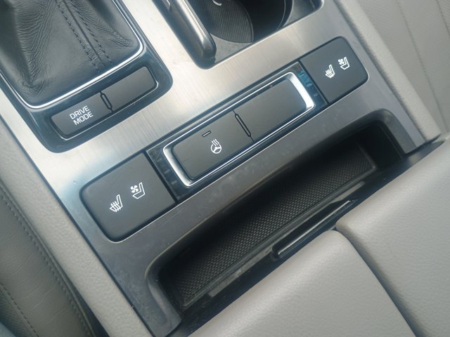 Vehicle image 31 of 35