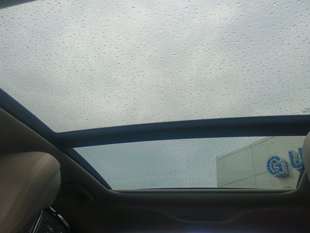 Vehicle image 14 of 35