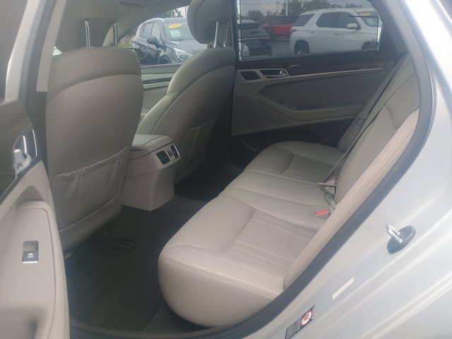 Vehicle image 11 of 35