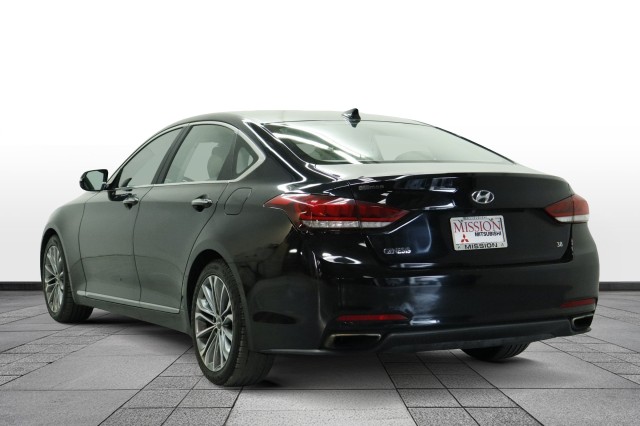 2016 Hyundai Genesis 3.8L Image 2 of 33