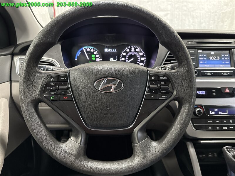 2016 Hyundai Sonata Hybrid SE Image 19 of 27