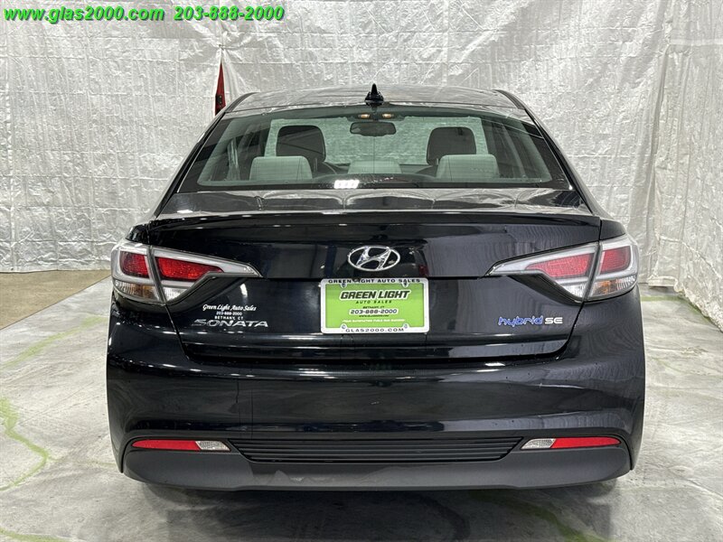 2016 Hyundai Sonata Hybrid SE Image 10 of 27