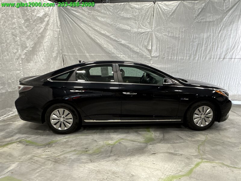 2016 Hyundai Sonata Hybrid SE Image 4 of 27