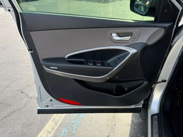 Vehicle image 32 of 53
