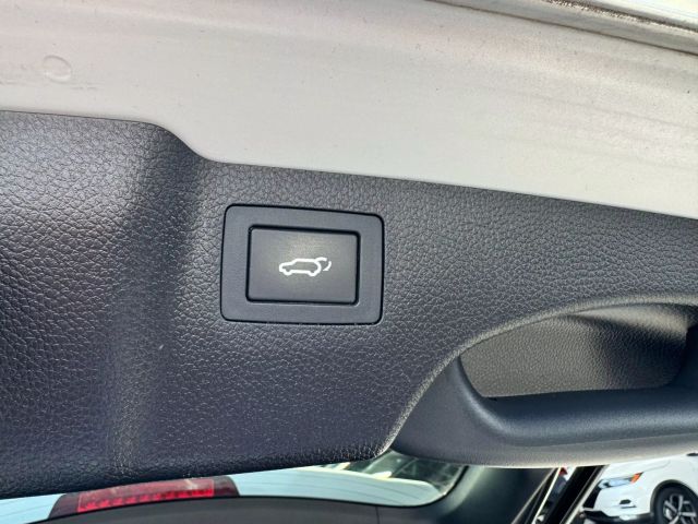 Vehicle image 14 of 53