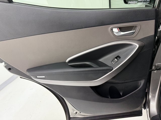Vehicle image 25 of 41