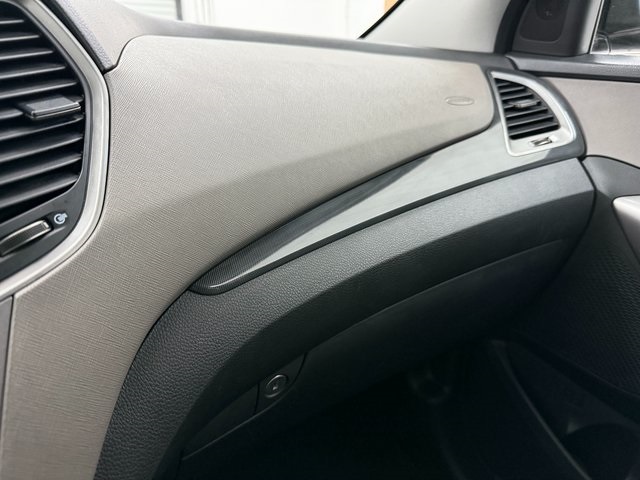 Vehicle image 19 of 41