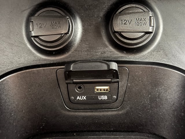 Vehicle image 35 of 41