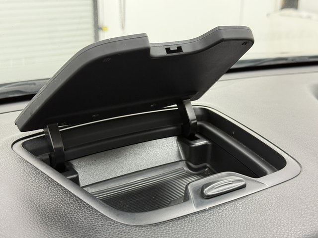 Vehicle image 27 of 41