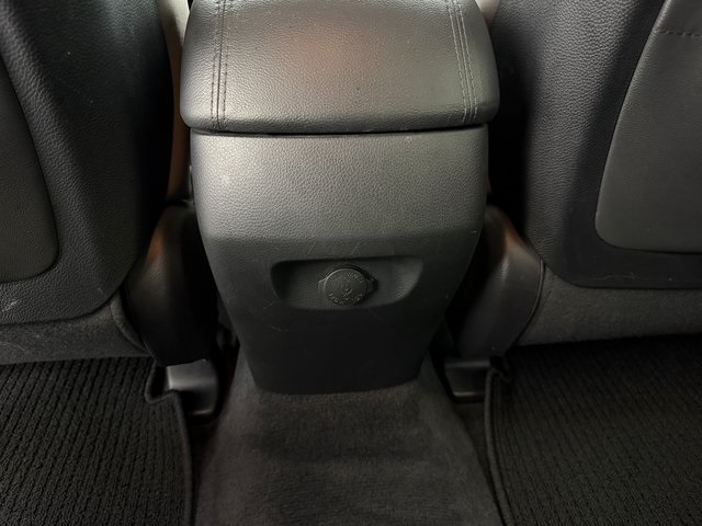 Vehicle image 28 of 41