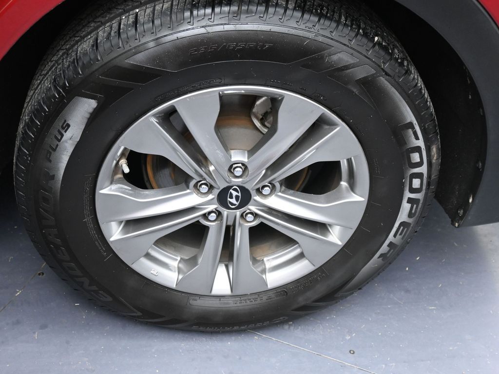 Vehicle image 21 of 42