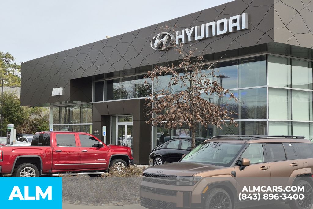 Vehicle image 23 of 24