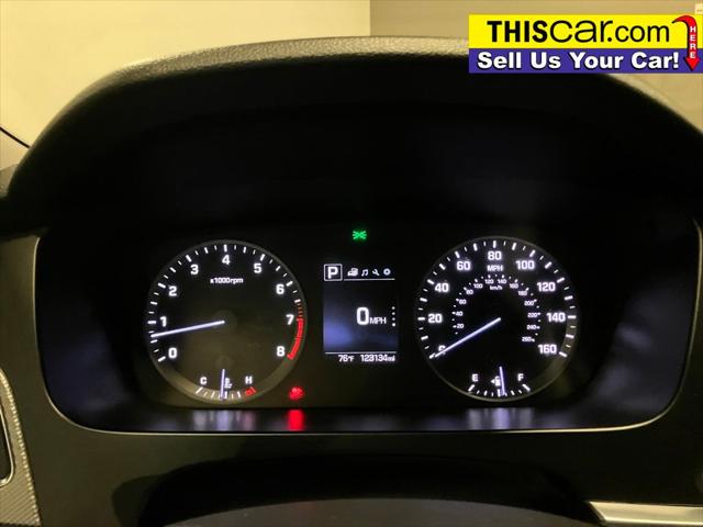 Vehicle image 13 of 22