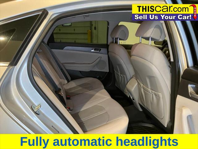 Vehicle image 9 of 22