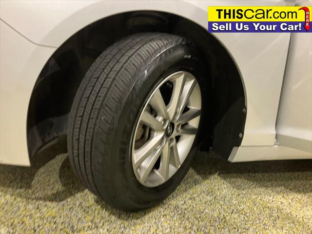 Vehicle image 7 of 22