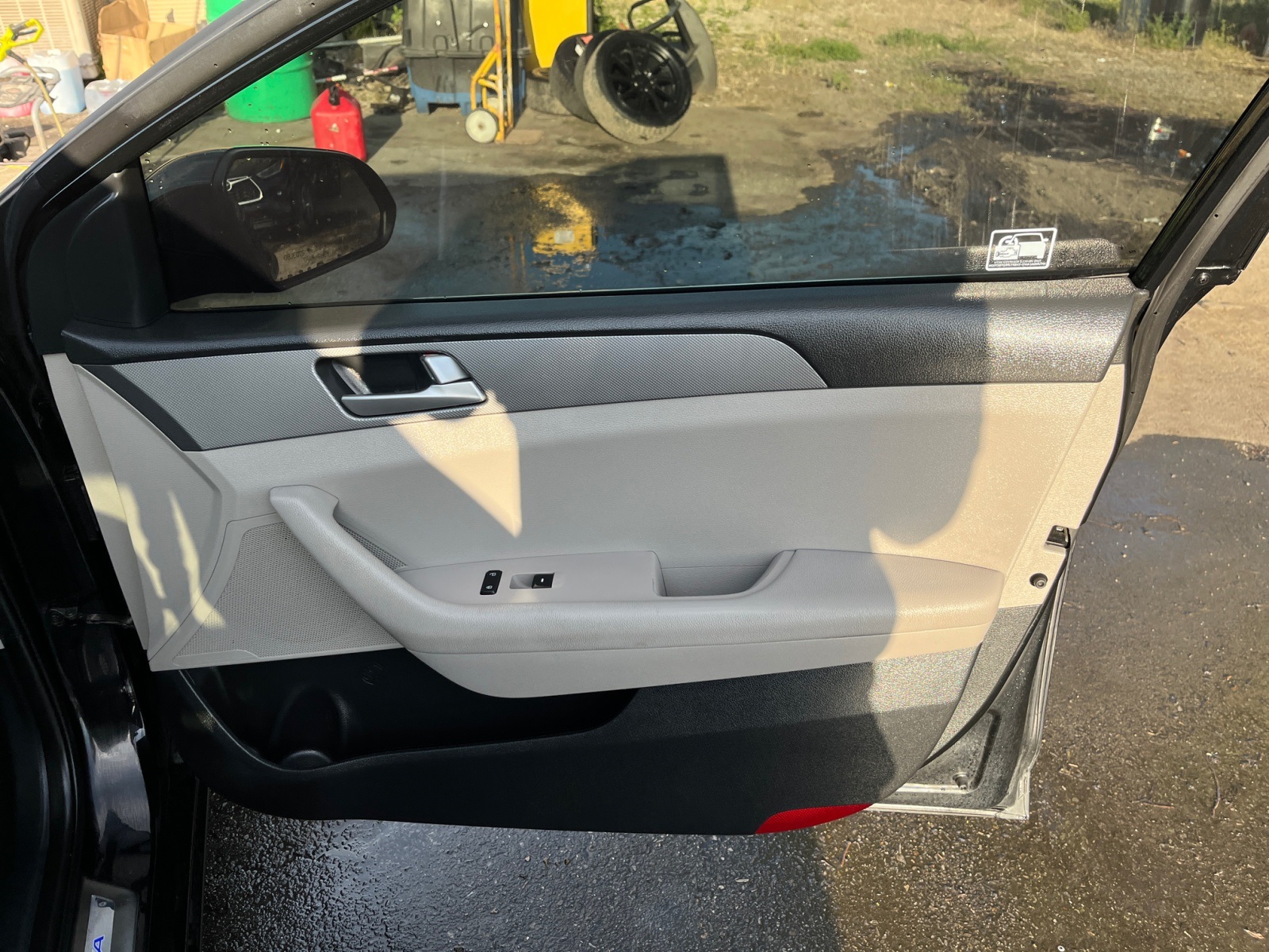 Vehicle image 17 of 36