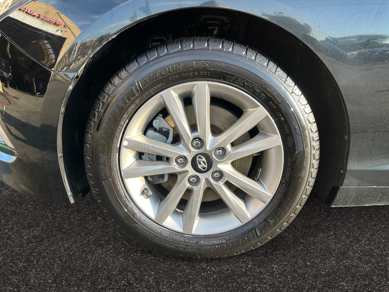 Vehicle image 14 of 36