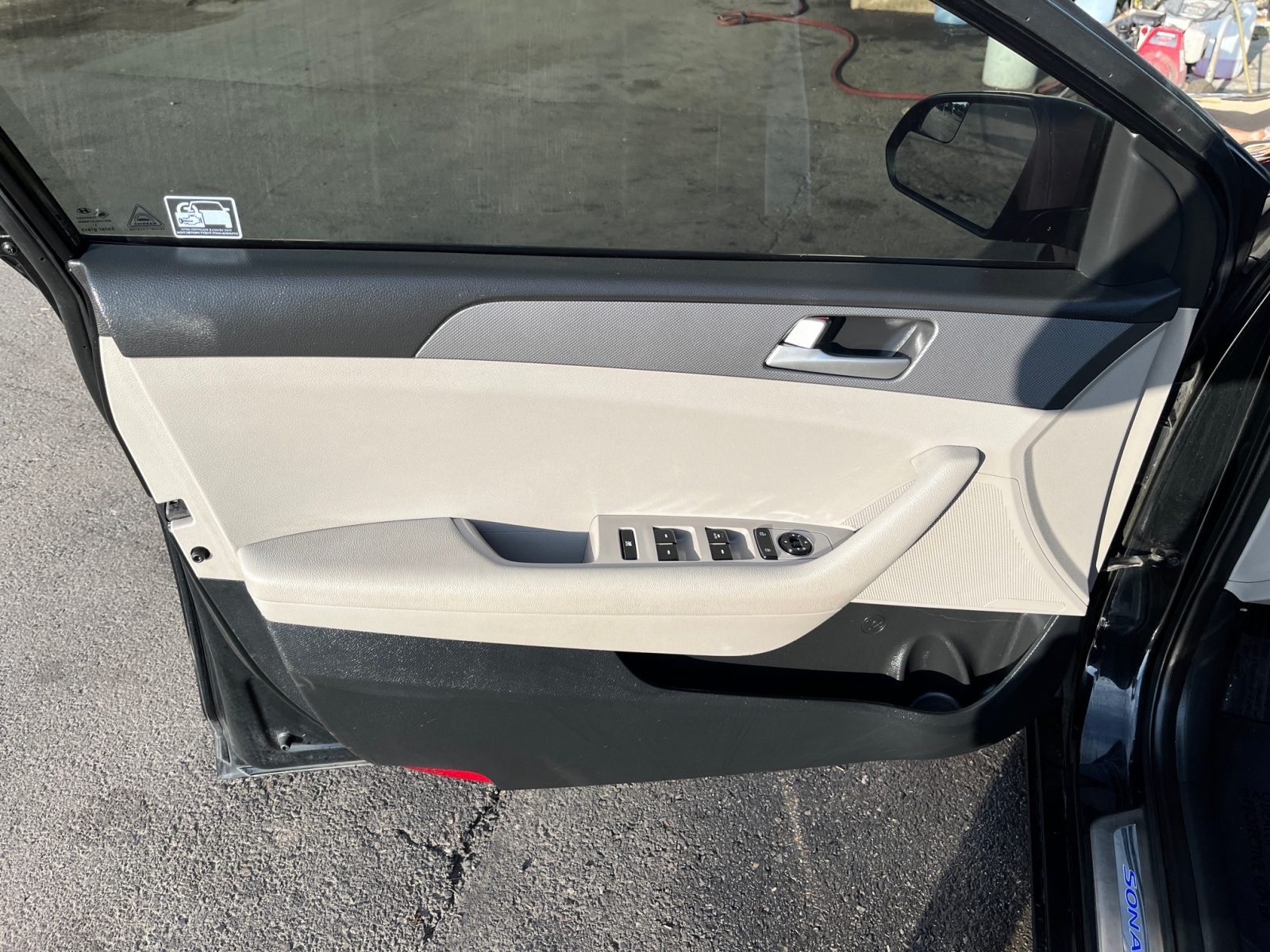 Vehicle image 18 of 36