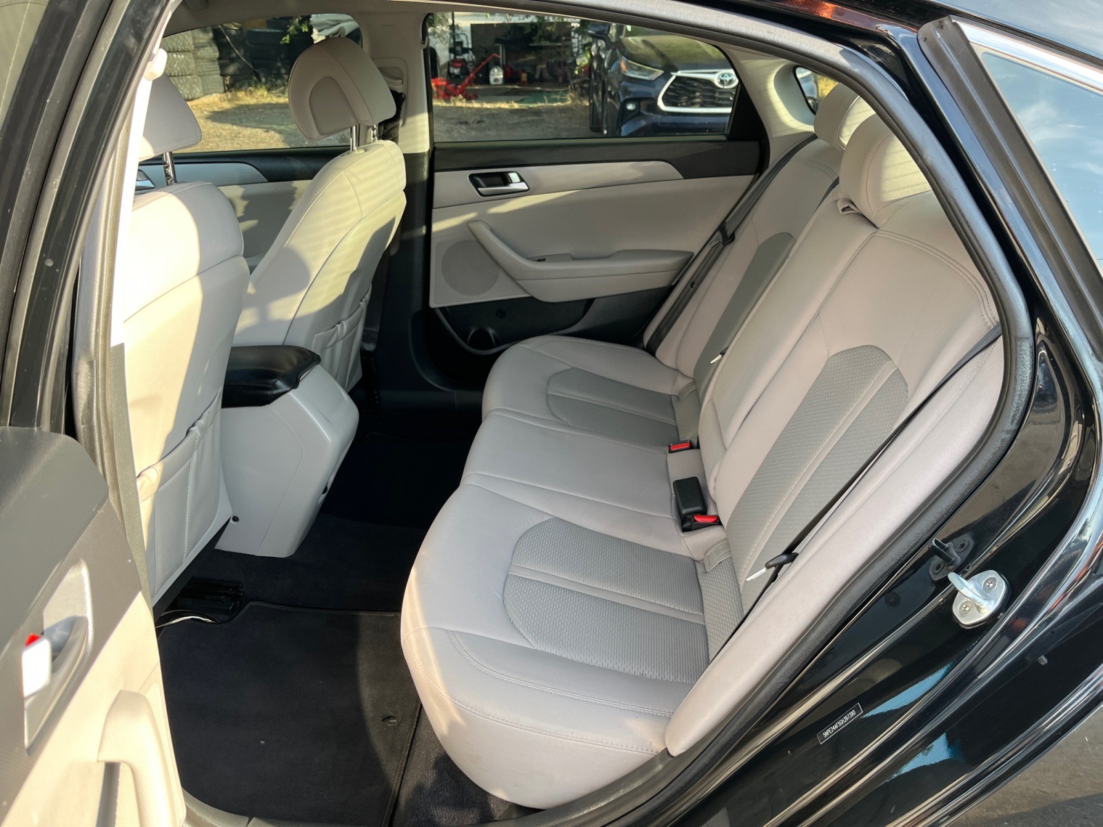Vehicle image 25 of 36
