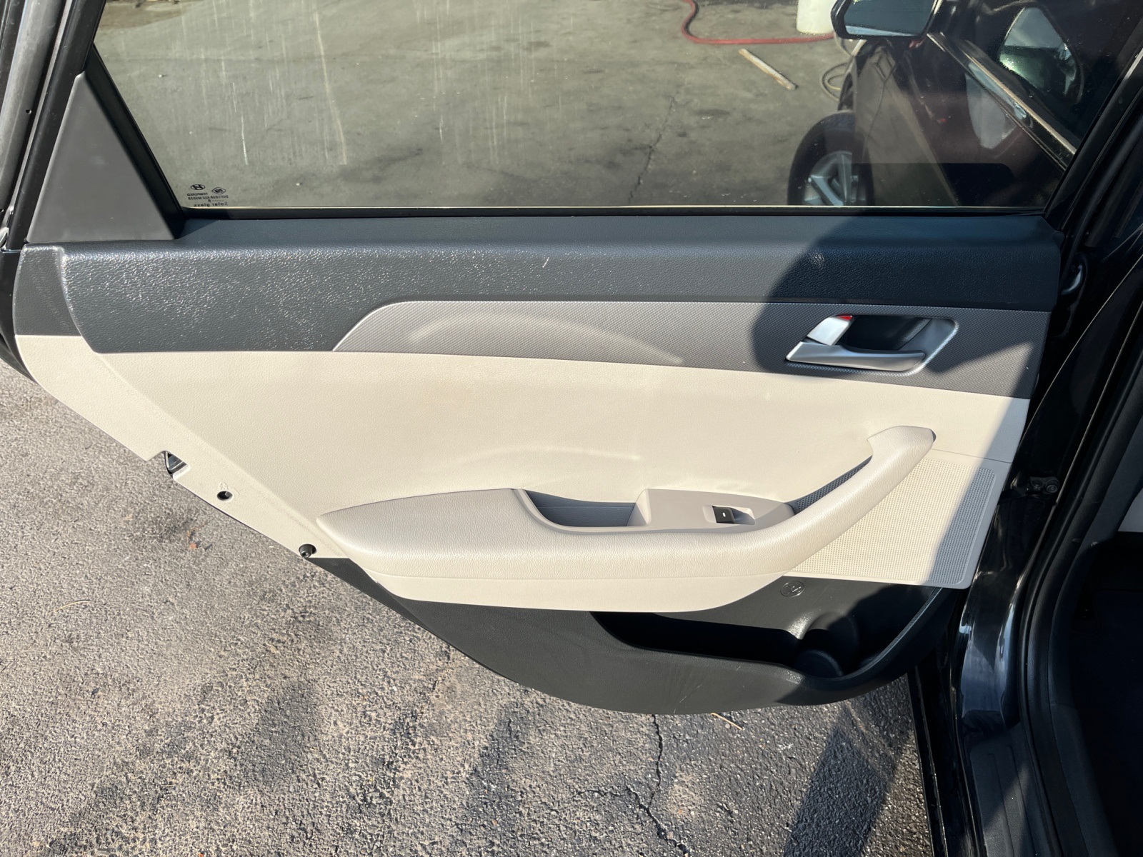 Vehicle image 24 of 36
