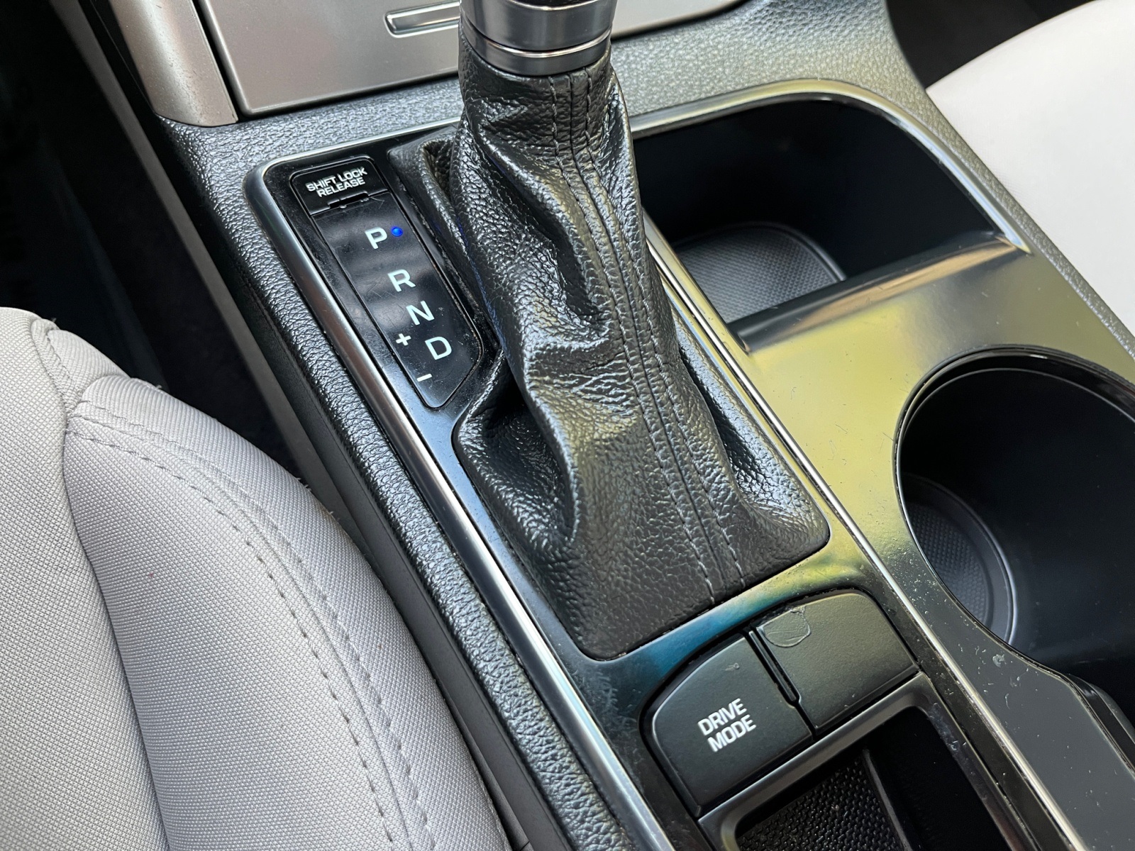 Vehicle image 23 of 36