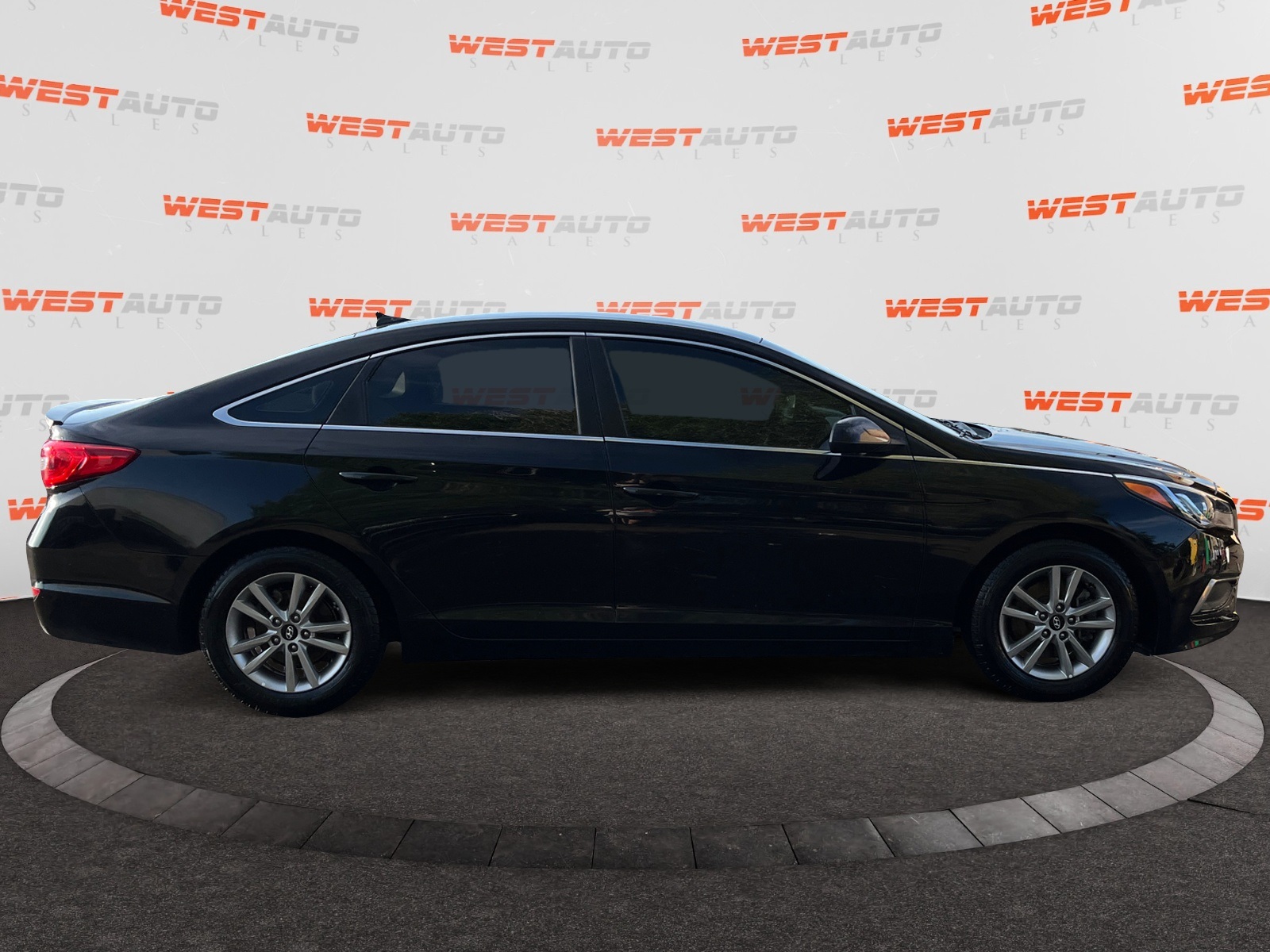 Vehicle image 4 of 36