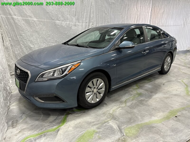 2016 Hyundai Sonata Hybrid SE Image 1 of 29