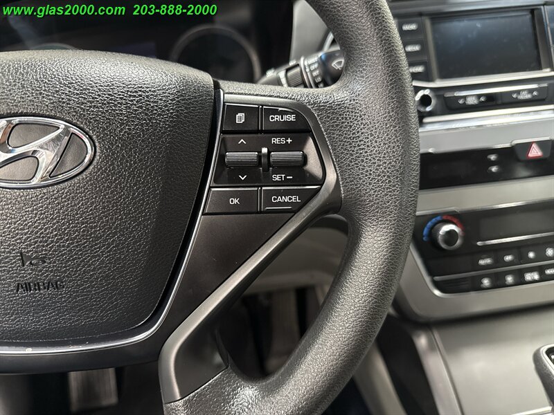 2016 Hyundai Sonata Hybrid SE Image 19 of 29