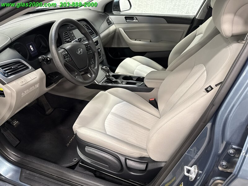 2016 Hyundai Sonata Hybrid SE Image 17 of 29