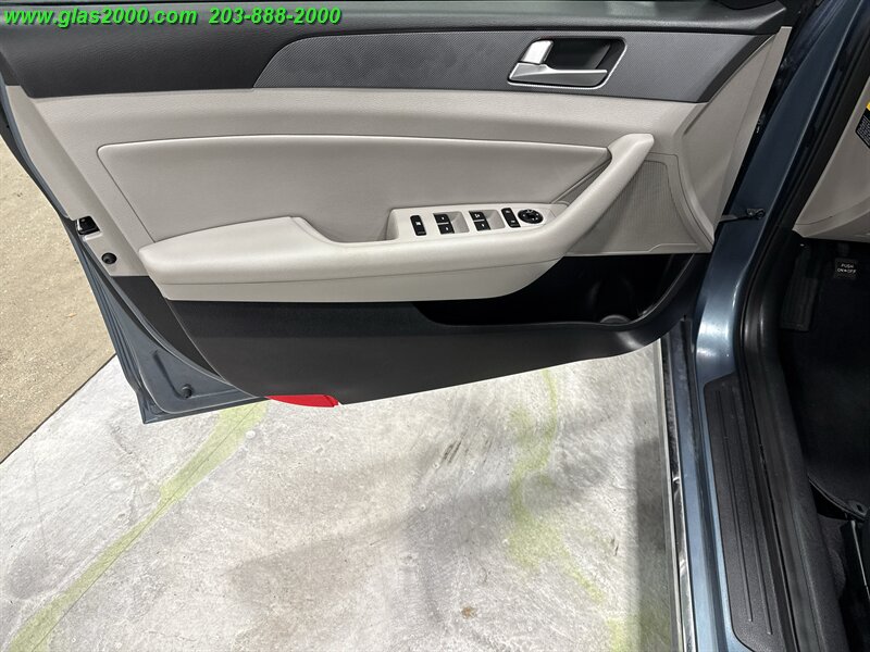 2016 Hyundai Sonata Hybrid SE Image 26 of 29