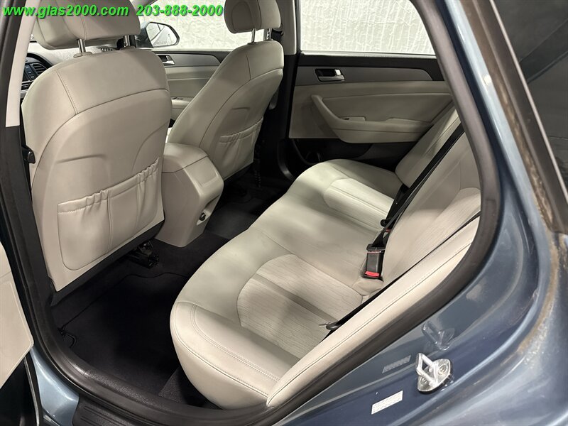 2016 Hyundai Sonata Hybrid SE Image 14 of 29